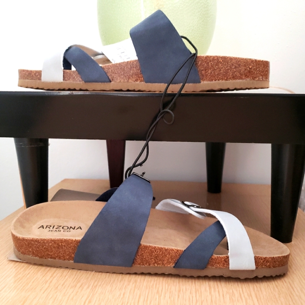 BNWT Arizona Fairhaven Adjustable Strap Footbed Sandals (9)